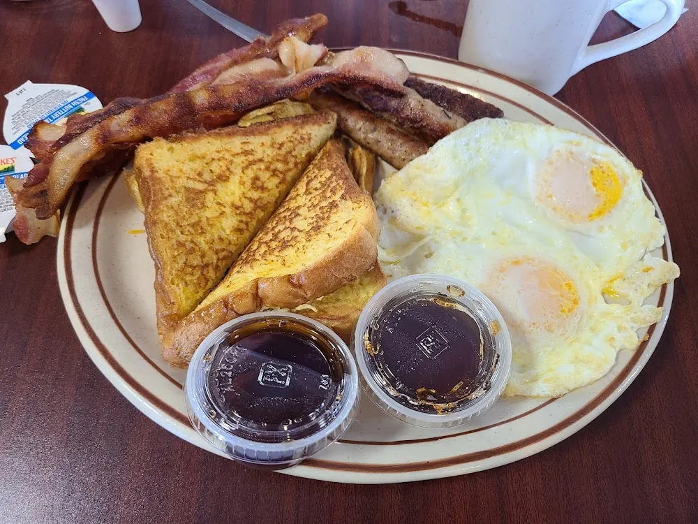 Eggs Bacon Hashbrowns and White Toast