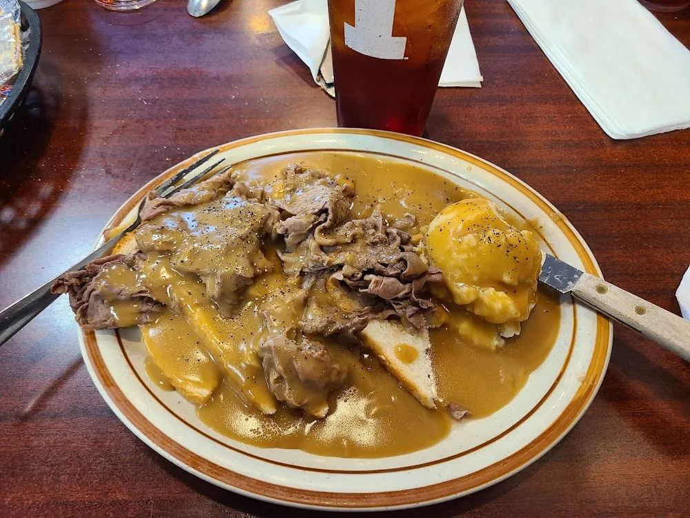 Roast Beef Manhattan and Mashed Potatoes